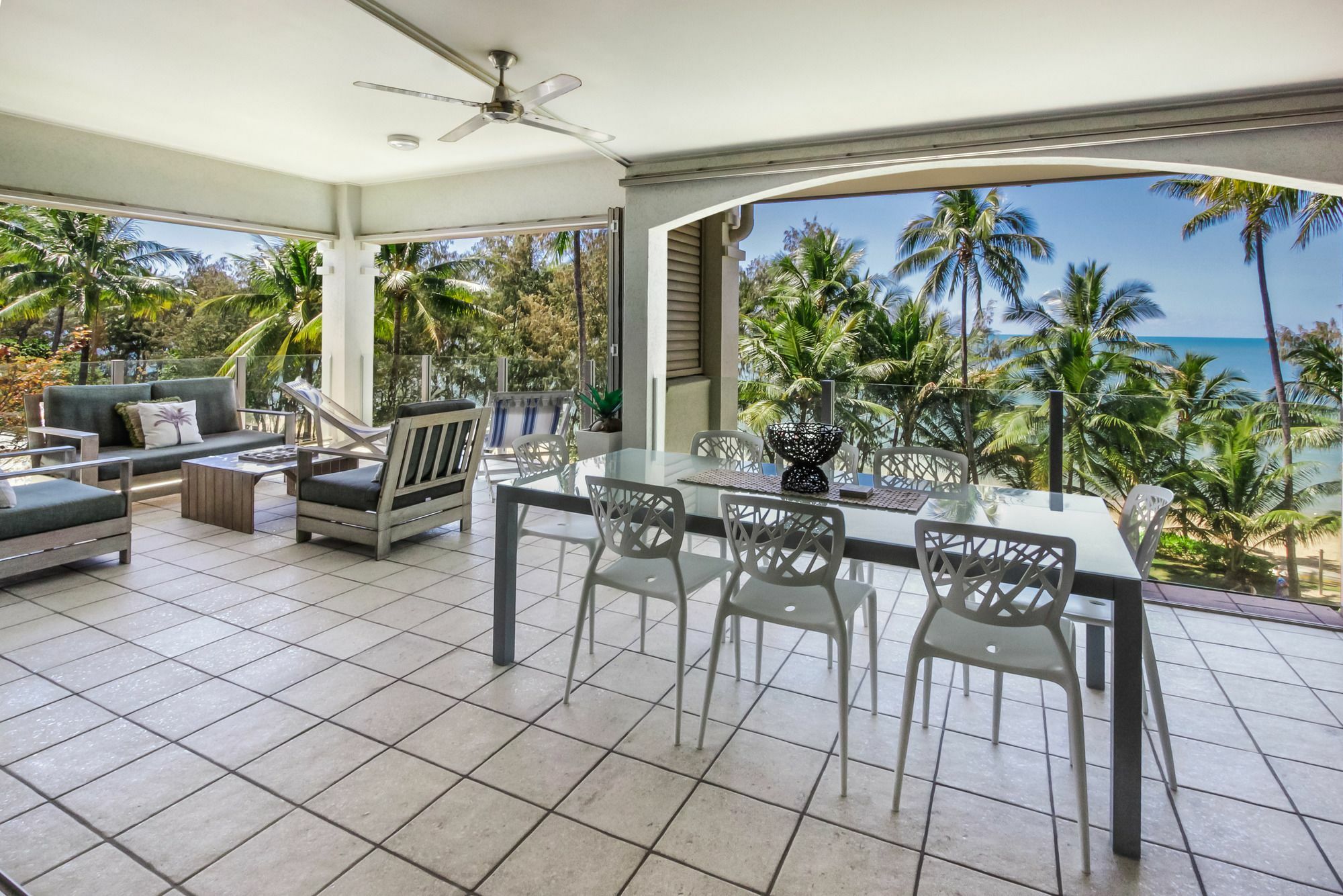 Island Views Beachfront Apartments Palm Cove Zewnętrze zdjęcie