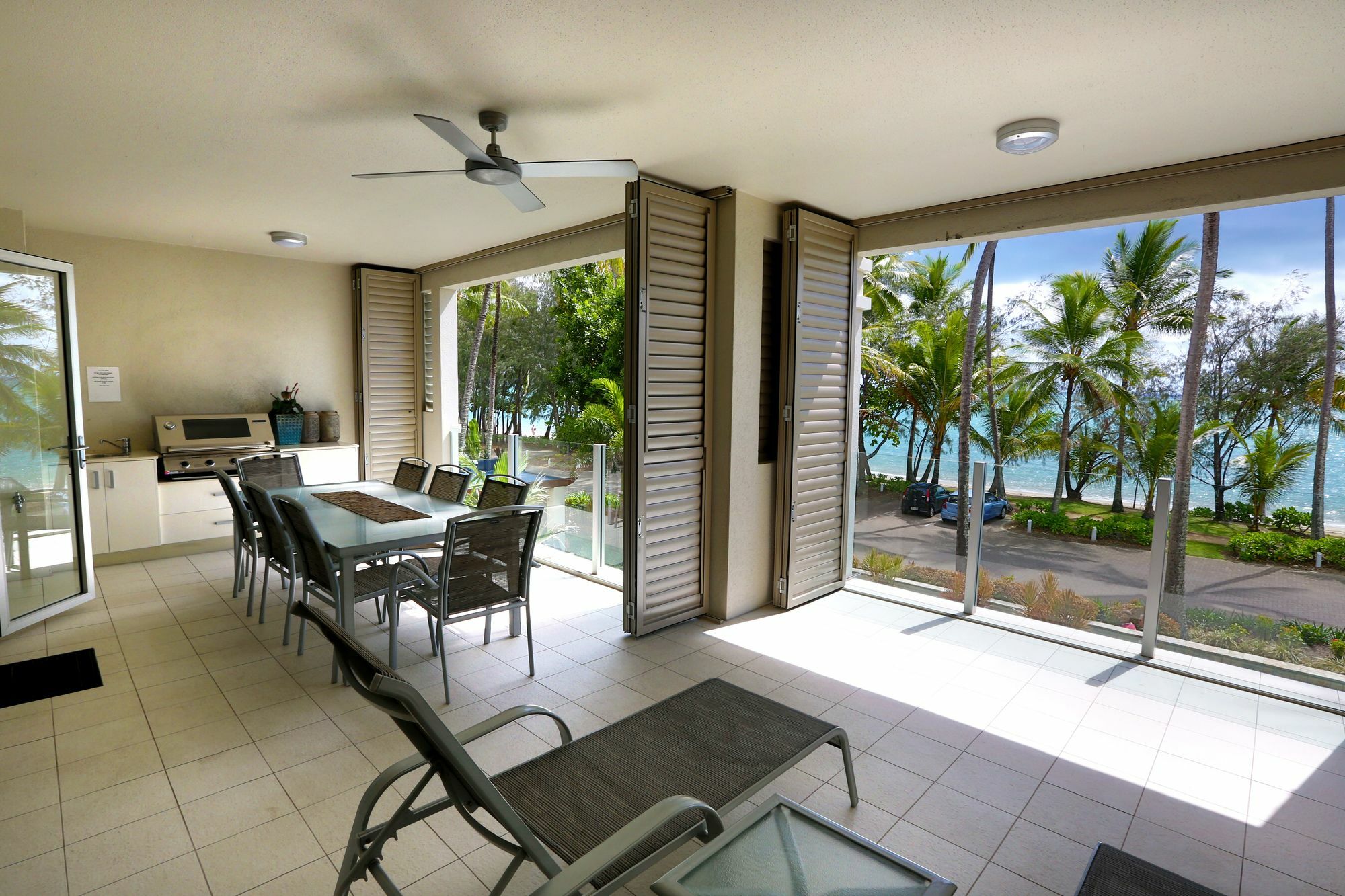 Island Views Beachfront Apartments Palm Cove Zewnętrze zdjęcie