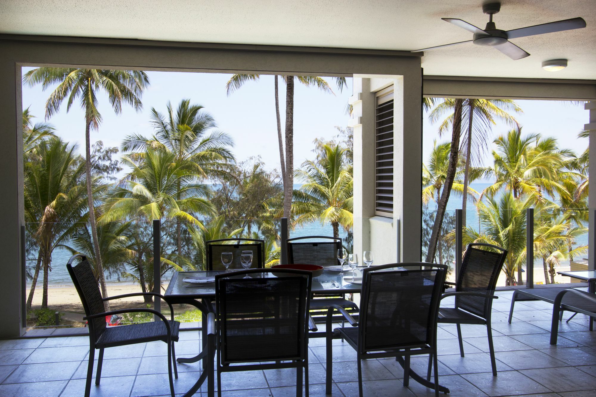 Island Views Beachfront Apartments Palm Cove Zewnętrze zdjęcie