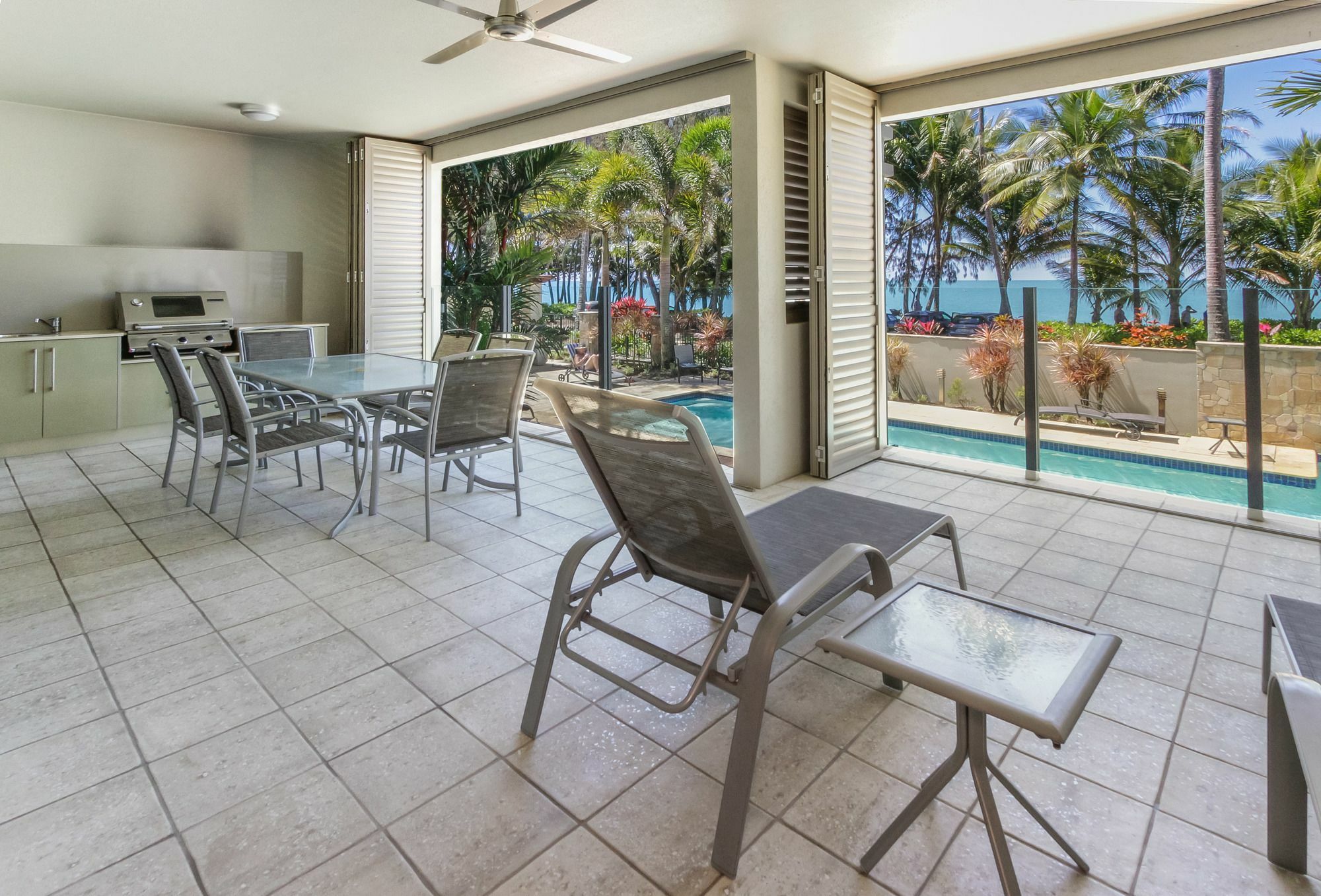 Island Views Beachfront Apartments Palm Cove Zewnętrze zdjęcie